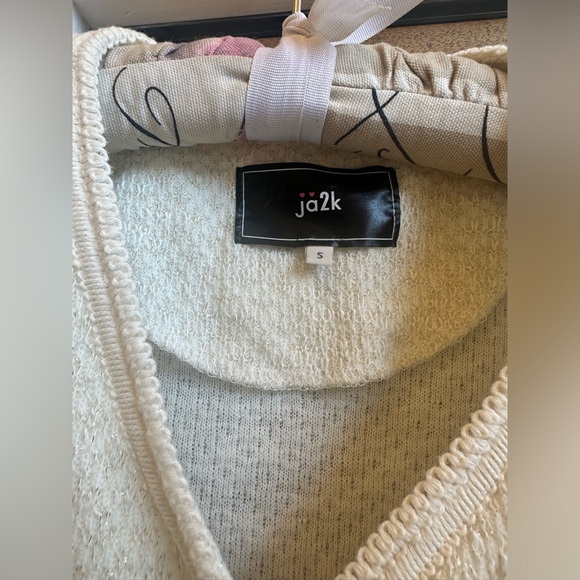 Ja2K Beige puff sleeve Cardigan with gold buttons Size Small - Picture 3 of 13